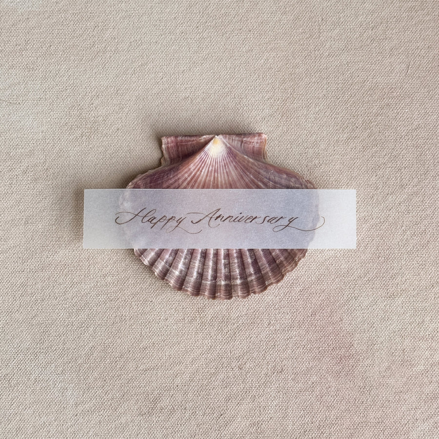 Love Note Shell Stand